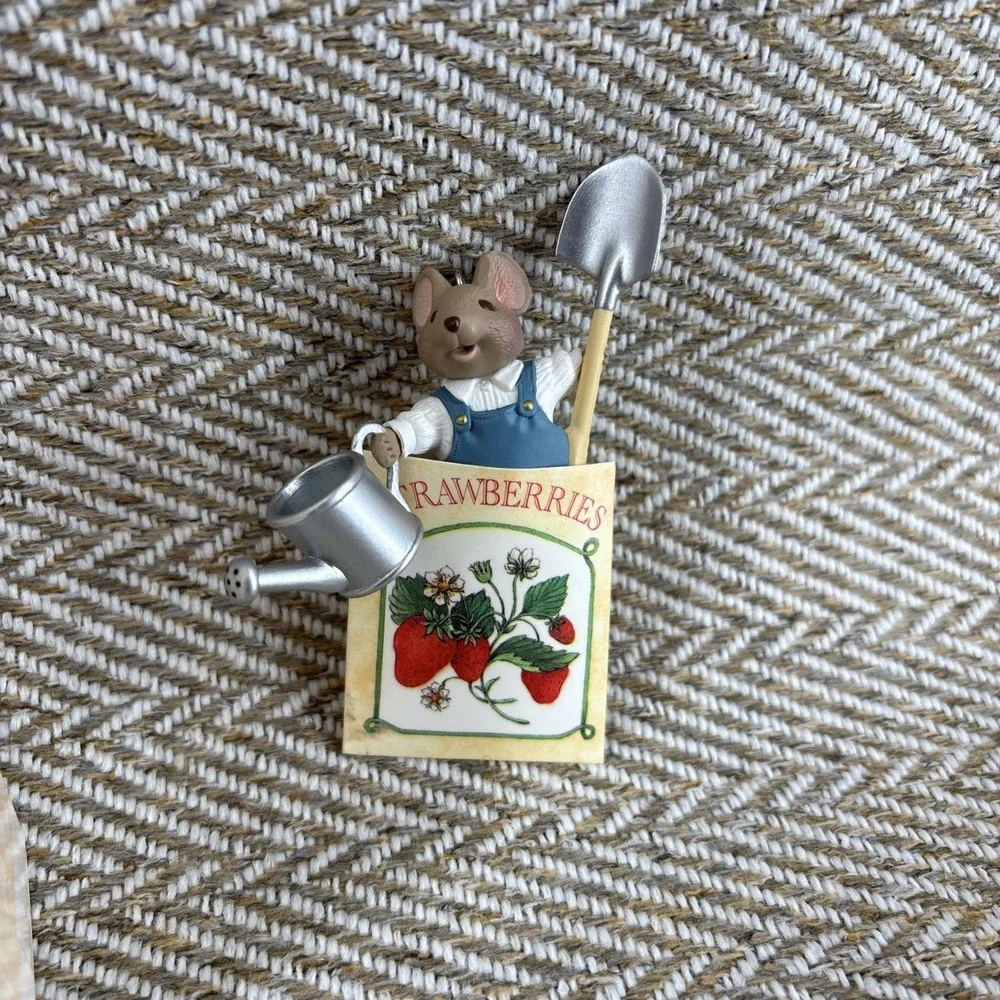 Hallmark Keepsake Strawberry Patch Mouse